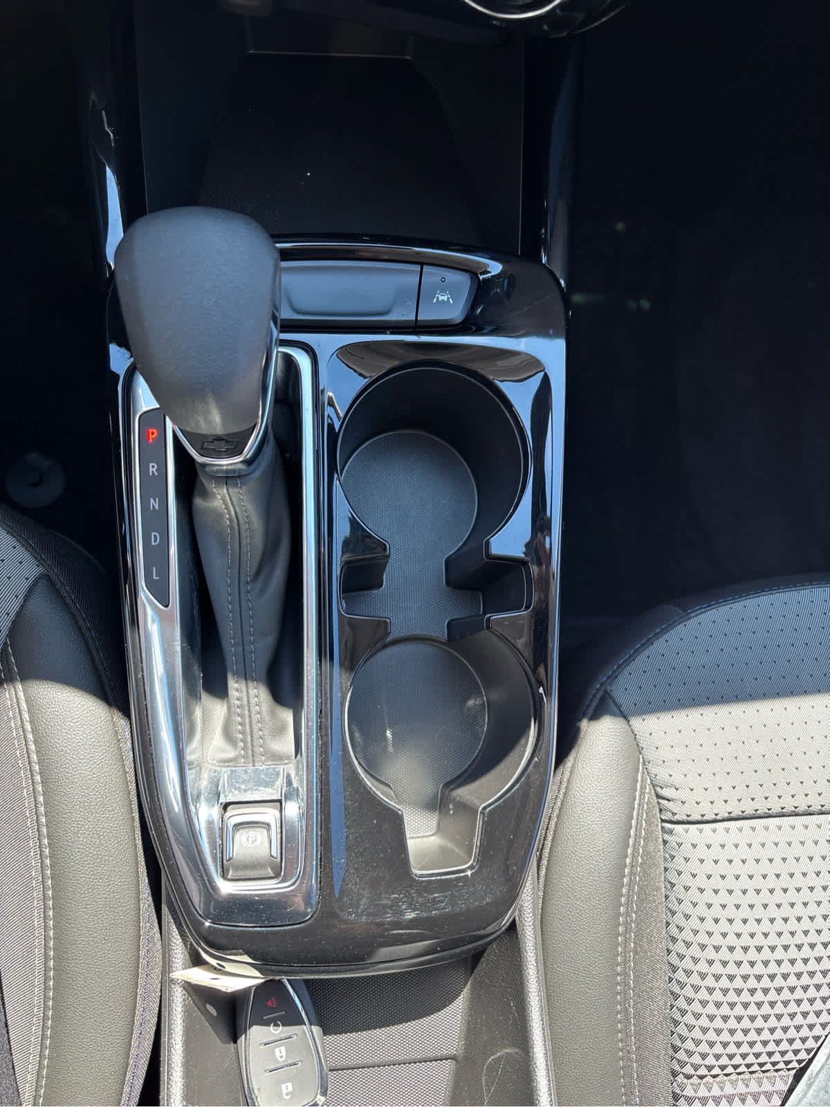 Used 2024 Chevrolet Trax LT w/ LT Convenience Package FWD image 17