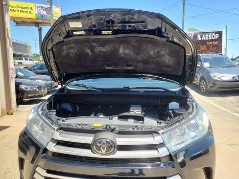 Used 2019 Toyota Highlander XLE AWD/4WD image 48