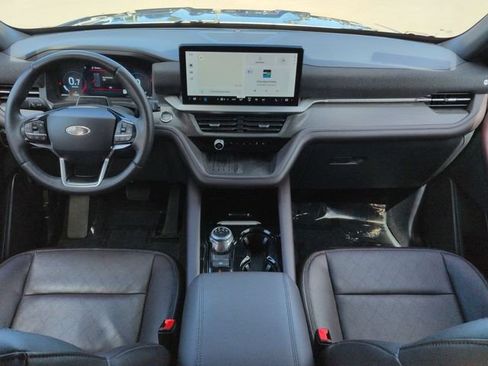 Certified 2025 Ford Explorer Platinum AWD/4WD image 15