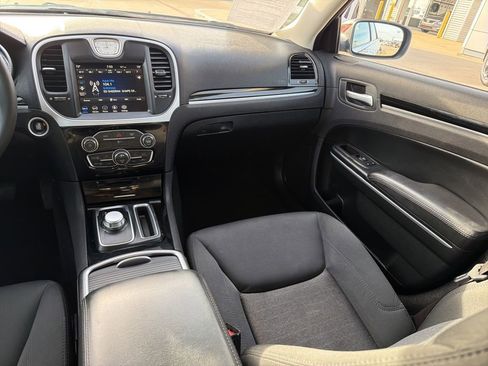 Used 2023 Chrysler 300 Touring RWD image 19