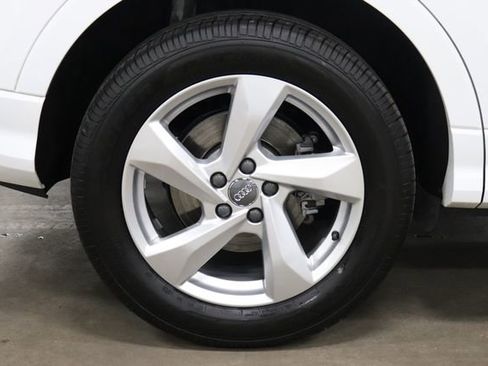 Used 2020 Audi Q3 2.0T Premium w/ Convenience Package AWD/4WD image 30