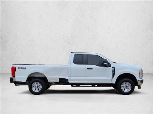 Used 2023 Ford F250 XL w/ FX4 Off-Road Package image 4