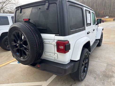 Used 2023 Jeep Wrangler Unlimited Sahara w/ Cold Weather Group AWD/4WD image 7