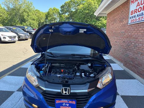 Used 2018 Honda HR-V EX image 31
