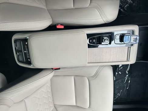 Used 2025 Volvo XC90 B5 Plus image 27