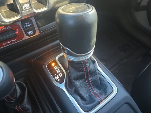 Used 2022 Jeep Gladiator Rubicon w/ LED Lighting Group image 20