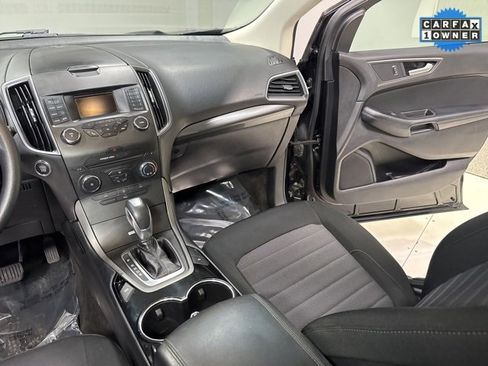 Used 2018 Ford Edge SE image 18