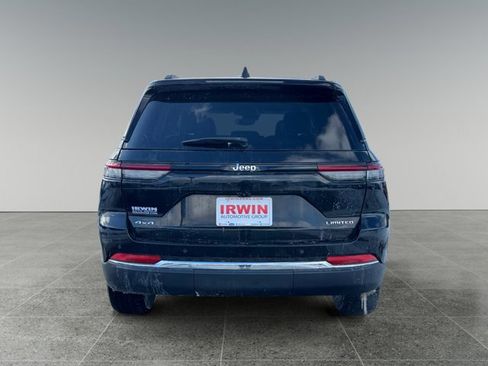 Used 2023 Jeep Grand Cherokee Limited w/ Trailer Tow Prep Group (B) image 4