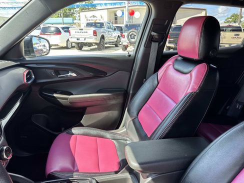 Used 2023 Chevrolet TrailBlazer RS w/ Sun and Liftgate Package FWD image 16