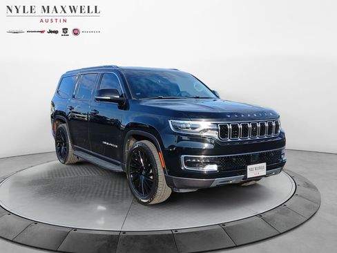 Used 2022 Jeep Wagoneer Series III w/ Convenience Group I AWD/4WD image 2