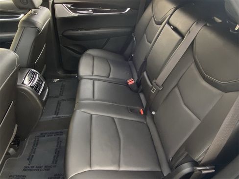 Certified 2022 Cadillac XT5 Premium Luxury w/ LPO, Floor Liner Package image 19