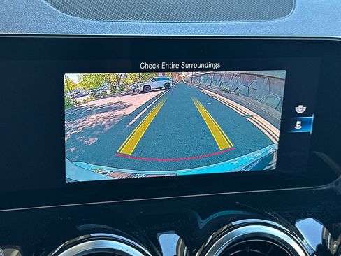Certified 2023 Mercedes-Benz GLB 250 image 19