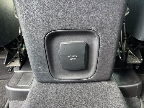 Used 2020 Ford Escape Titanium image 33