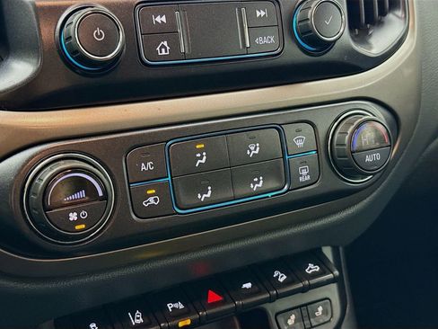 Used 2022 Chevrolet Colorado Z71 w/ Safety Package image 16
