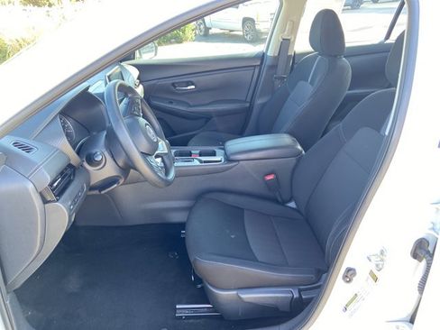 Used 2024 Nissan Sentra SV FWD image 34