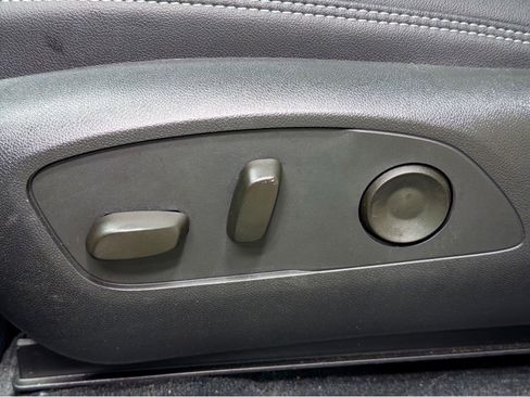 Used 2025 Chevrolet Blazer EV LT image 7