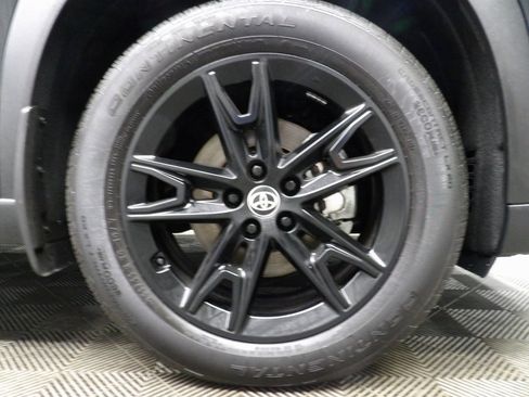 Used 2025 Toyota Grand Highlander AWD image 8