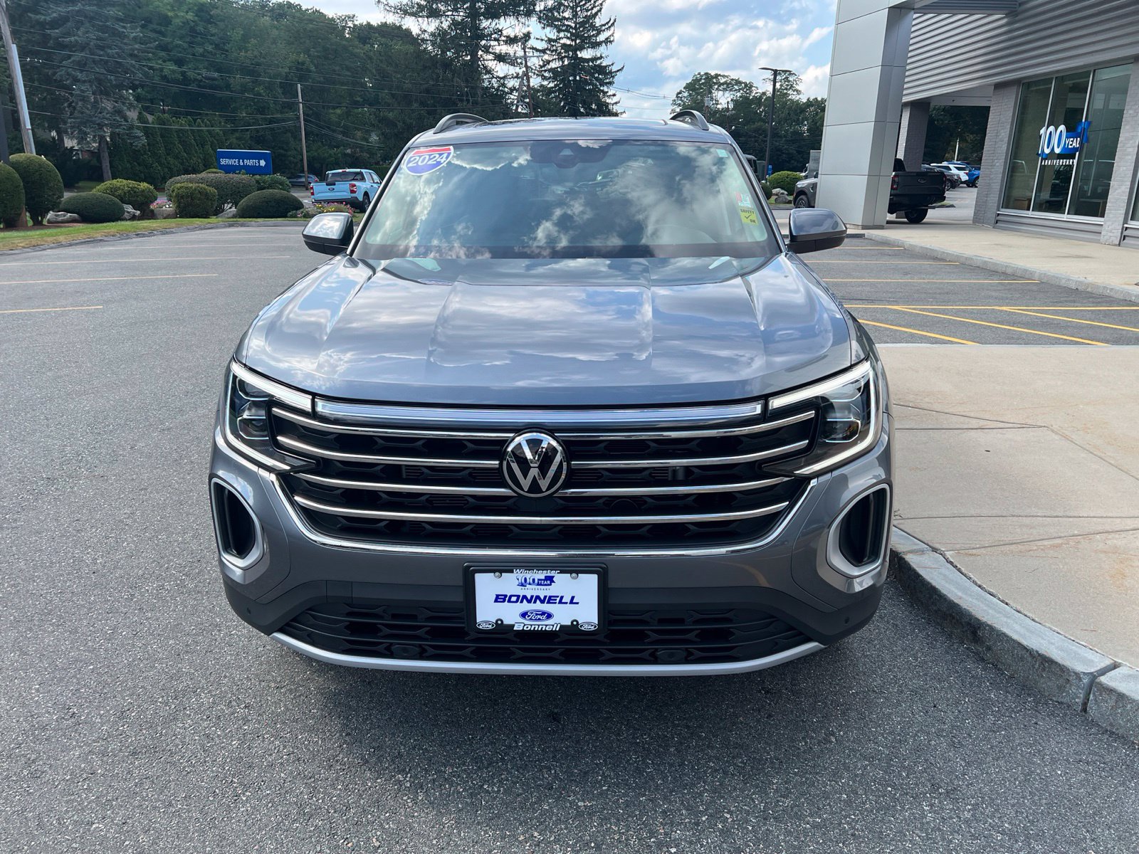 Used 2024 Volkswagen Atlas SE w/ Panoramic Sunroof Package AWD/4WD image 2