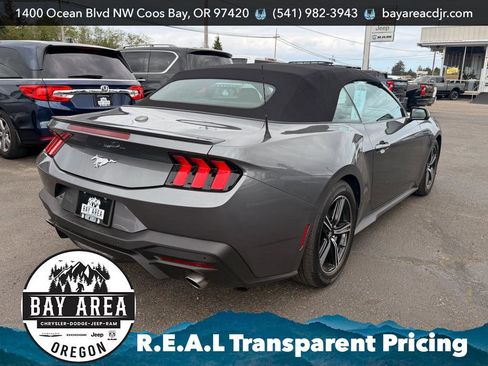 Used 2025 Ford Mustang Premium RWD image 5