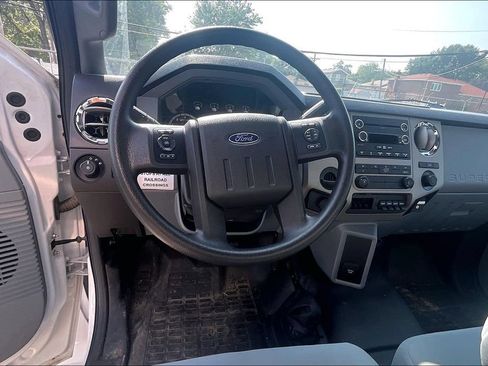 Used 2018 Ford F650 2WD Regular Cab Super Duty image 4