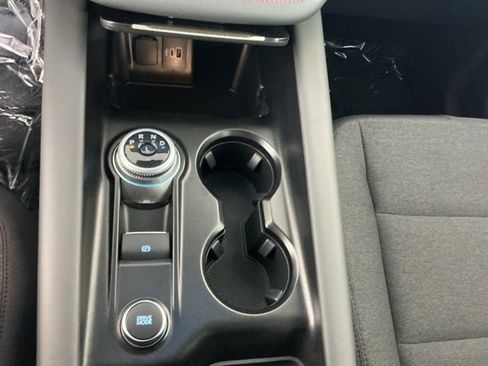 Used 2025 Ford Explorer Active AWD/4WD image 19