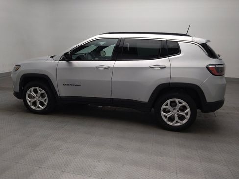 Used 2024 Jeep Compass Latitude AWD/4WD image 3