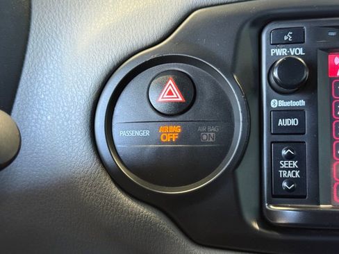 Used 2017 Toyota Yaris L w/ Carpet Mat Package image 28