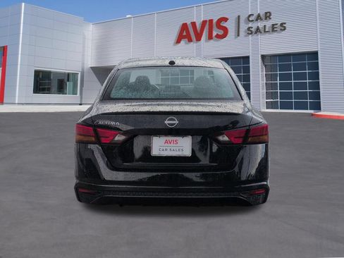 Used 2025 Nissan Altima 2.5 SV FWD image 7