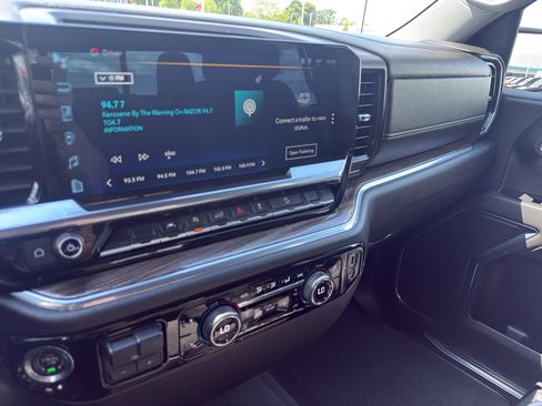 Used 2023 Chevrolet Silverado 1500 LT AWD/4WD image 22