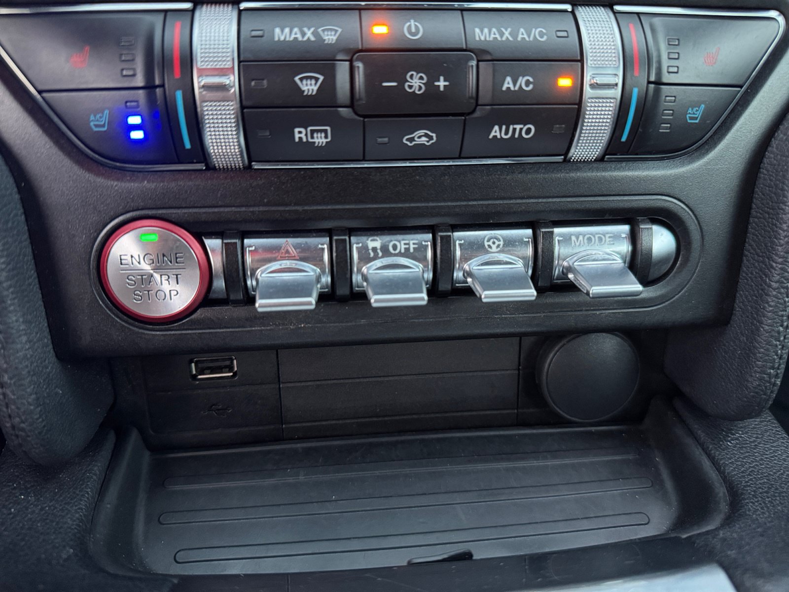 Used 2019 Ford Mustang Premium w/ Equipment Group 201A RWD image 23