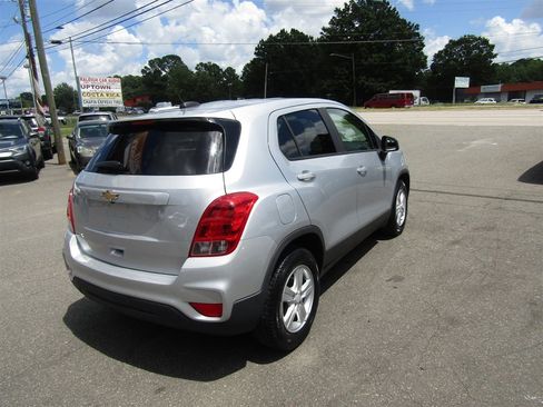 Used 2020 Chevrolet Trax LS w/ Tint and Cruise Package FWD image 7
