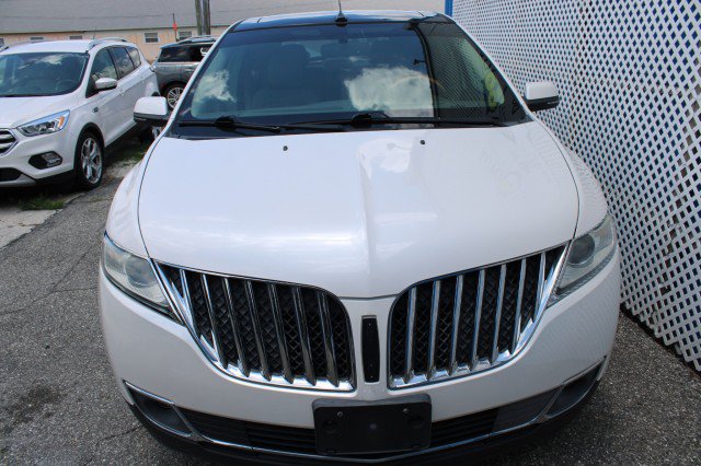 Used 2015 Lincoln MKX FWD w/ Equipment Group 102A image 3