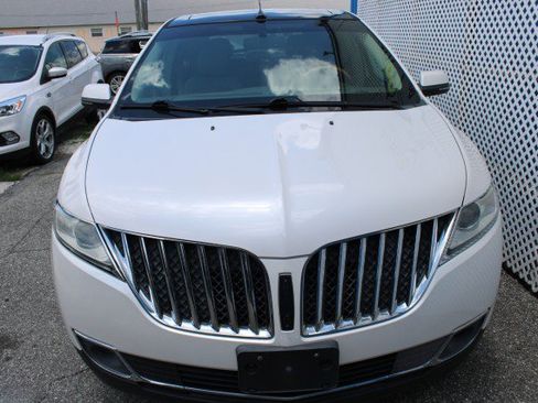 Used 2015 Lincoln MKX FWD w/ Equipment Group 102A image 3