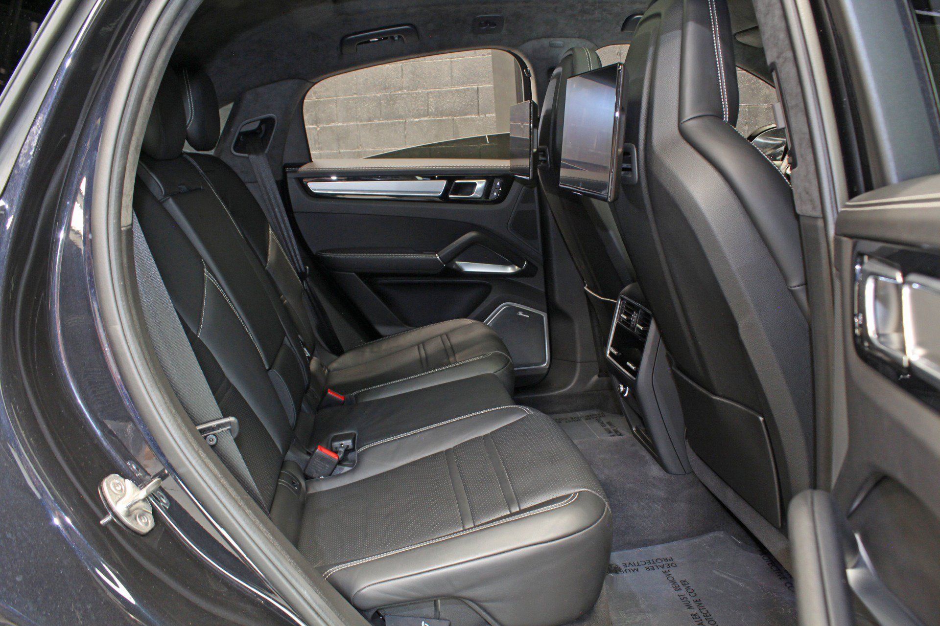 Used 2022 Porsche Cayenne Turbo AWD/4WD image 50