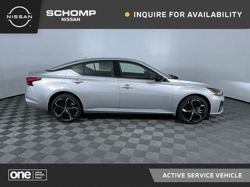 Certified 2025 Nissan Altima 2.5 SR AWD/4WD image 1
