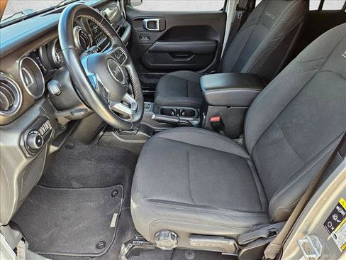 Used 2021 Jeep Wrangler Unlimited Sahara AWD/4WD image 15