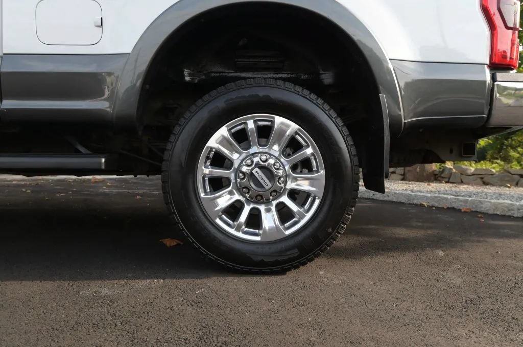 Used 2017 Ford F350 Lariat w/ Lariat Ultimate Package AWD/4WD image 19