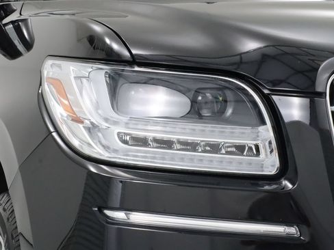 Used 2020 Lincoln Navigator L Reserve w/ Luxury Package AWD/4WD image 10
