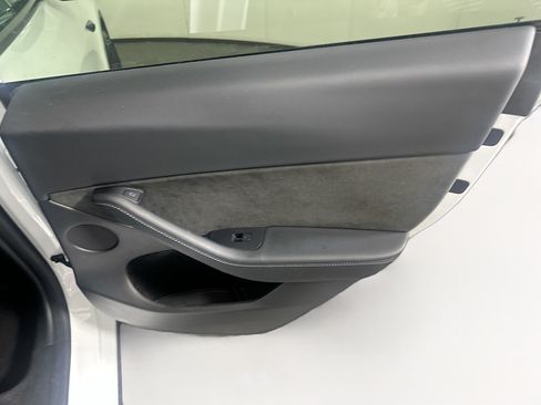 Used 2023 Tesla Model Y Performance AWD/4WD image 30