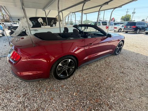Used 2018 Ford Mustang Convertible w/ Equipment Group 101A RWD image 23