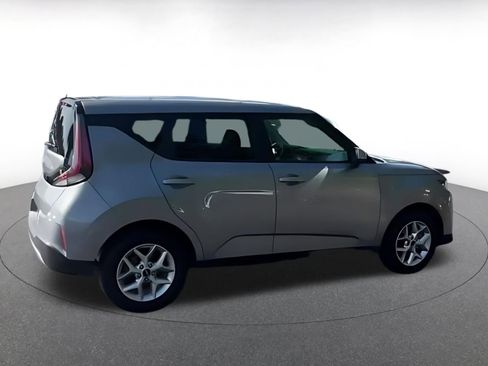 Used 2025 Kia Soul LX w/ LX Technology Package FWD image 15