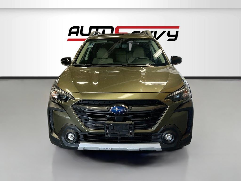 Used 2025 Subaru Outback Limited AWD/4WD image 2