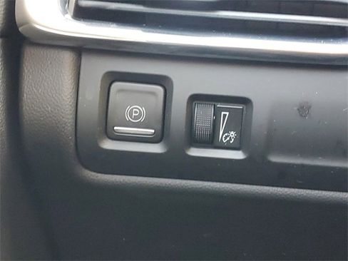 Certified 2023 Cadillac XT4 Premium Luxury w/ Cold Weather Package image 13