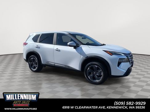 Used 2024 Nissan Rogue SV AWD/4WD image 1