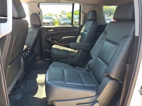 Used 2019 Chevrolet Suburban Premier AWD/4WD image 15
