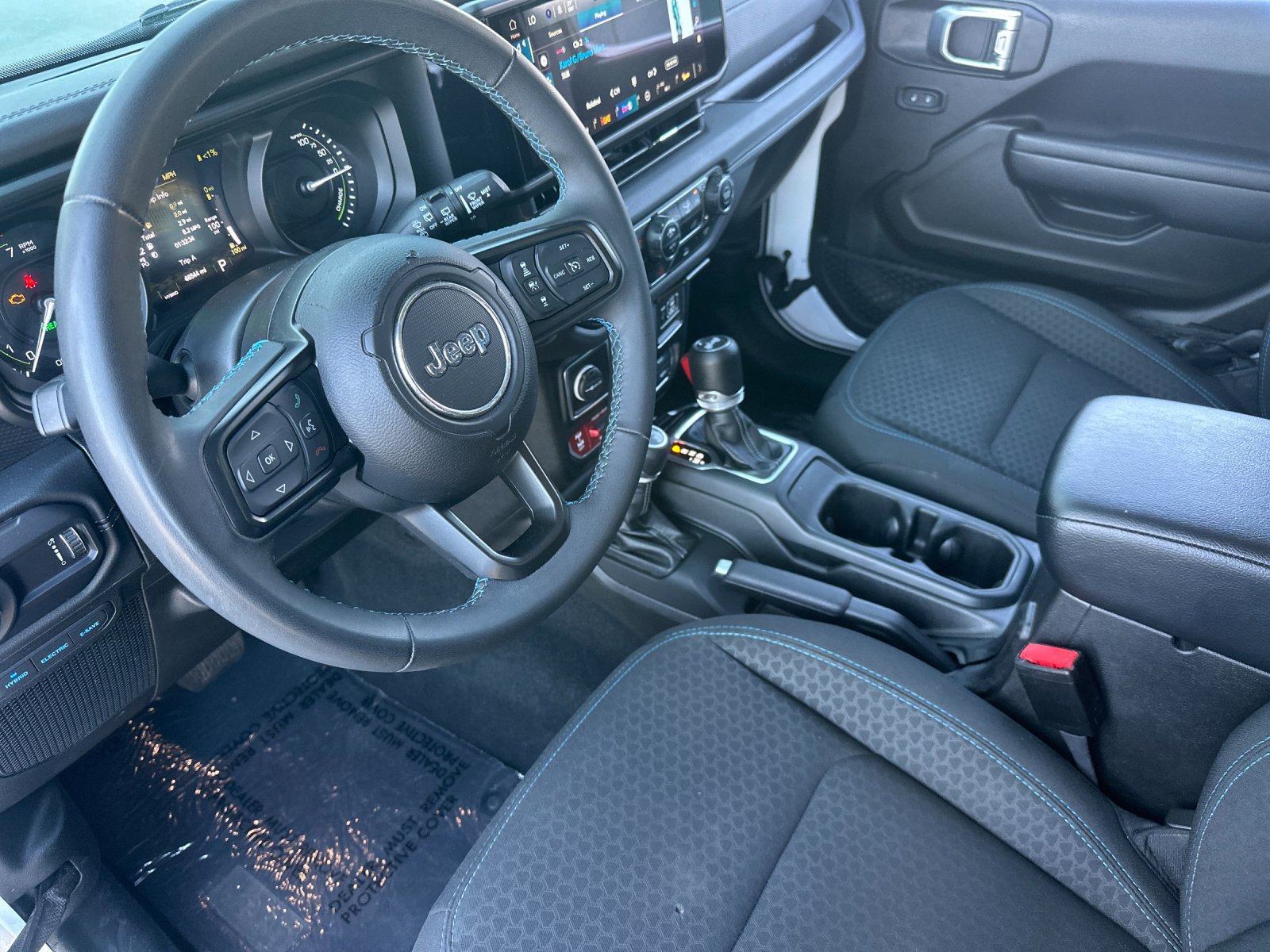 Used 2024 Jeep Wrangler Unlimited Rubicon 4xe AWD/4WD image 10