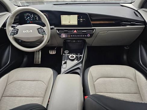 Certified 2023 Kia Niro Wave w/ Wave Preserve Package image 19