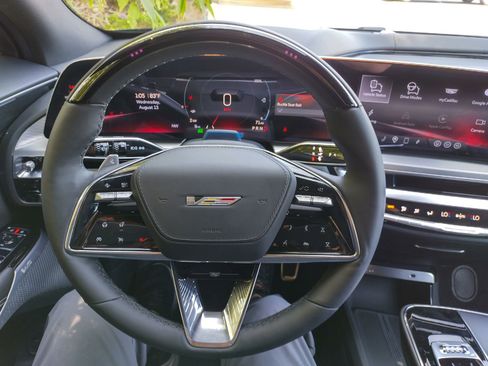 New 2026 Cadillac Lyriq V w/ LPO, Bronce Accent Package image 14