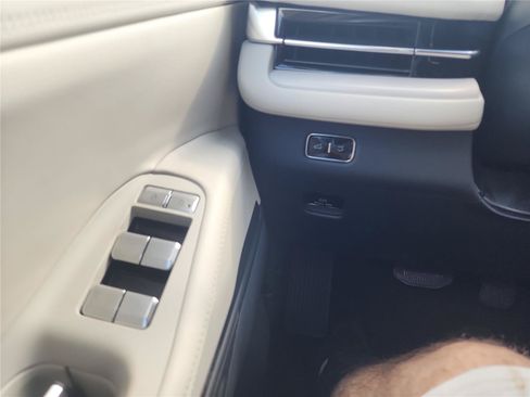 New 2026 Lincoln Navigator Premiere AWD/4WD image 28