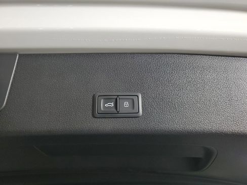 Certified 2021 Audi e-tron Premium Plus w/ Premium Plus Package image 10